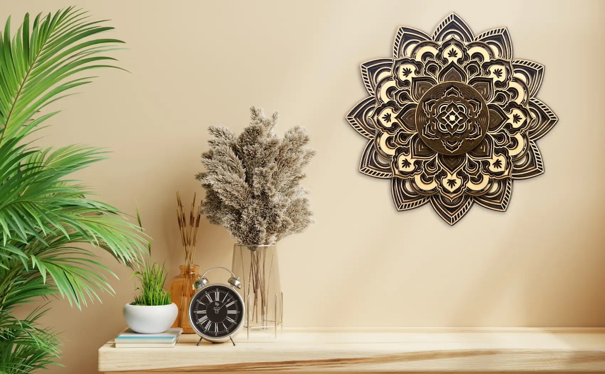 Puidust mandala seinal 3D - Roos puidust